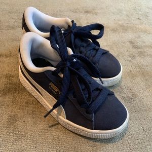 Boys navy puma’s - size 13